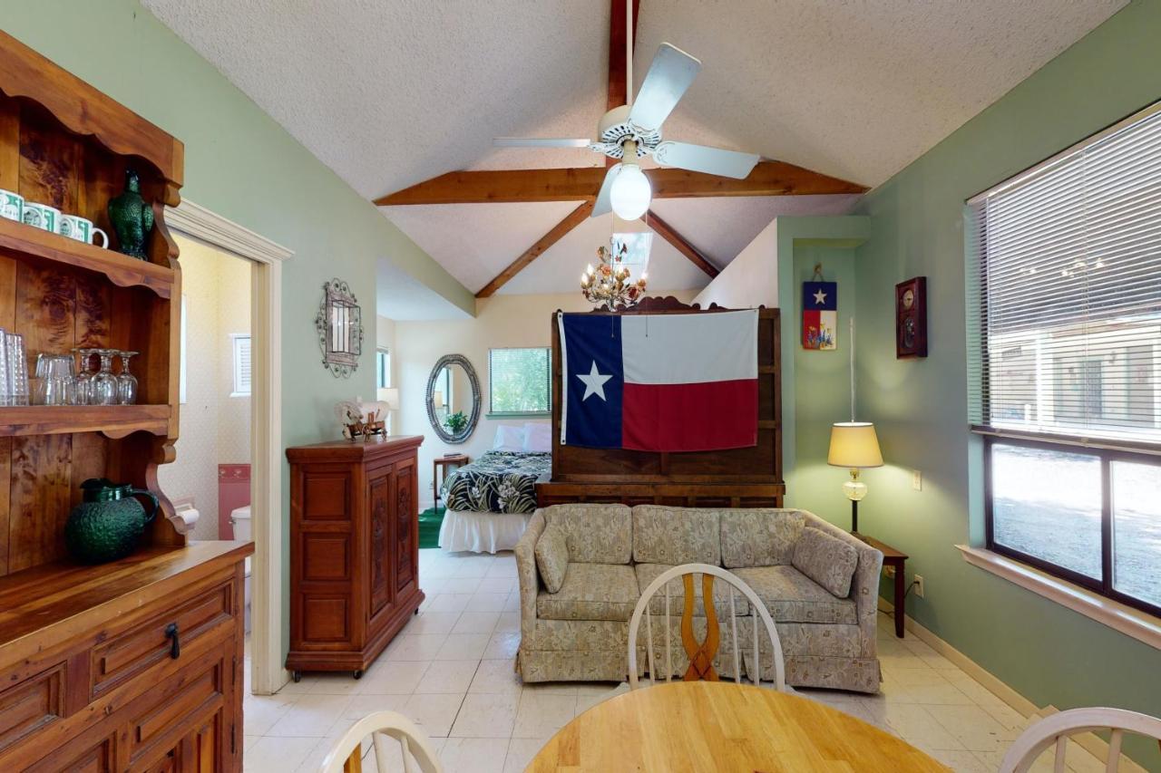 Shamrock Cottage Ingram エクステリア 写真